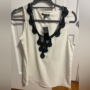 Tinley Road Top size S -M NWT